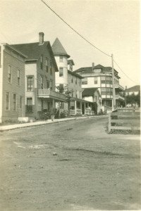 A view of Hoban St. in 1919 with the Windsor in the distance showing the fourth floor and side addition added by Belle Gallagher by 1910.