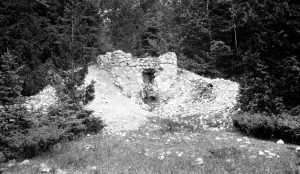 A 1917 photo of Lime Kiln ruins on Mackinac Island