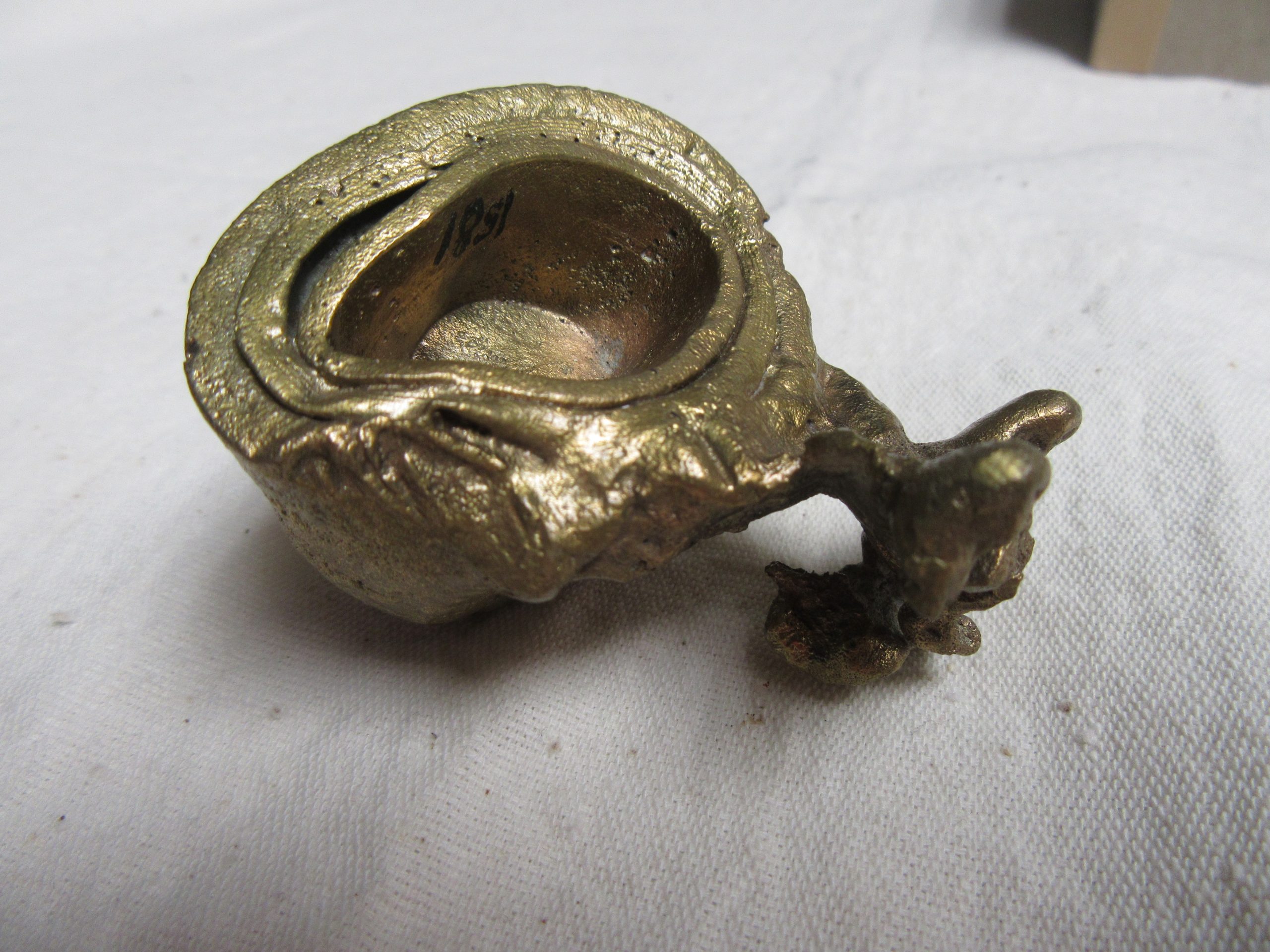 8 pcs vintage antique brass weights bhaat baat , have British crown  impressions weigh measuring