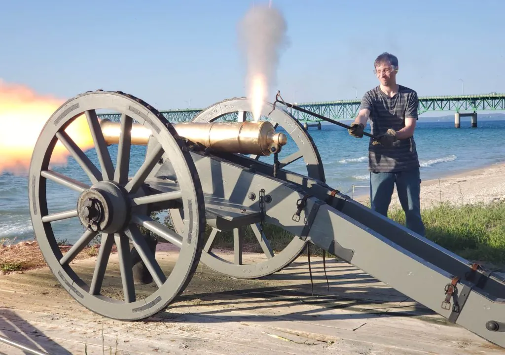 CM-Fire-Michilimackinac-Cannon